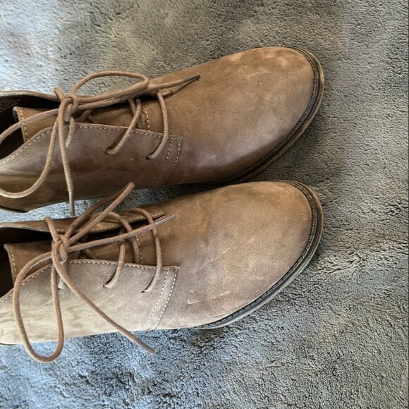 Taupe Suede Ankle Booties Round Toe Short Heel MIA Size 8.5 - Picture 2 of 10